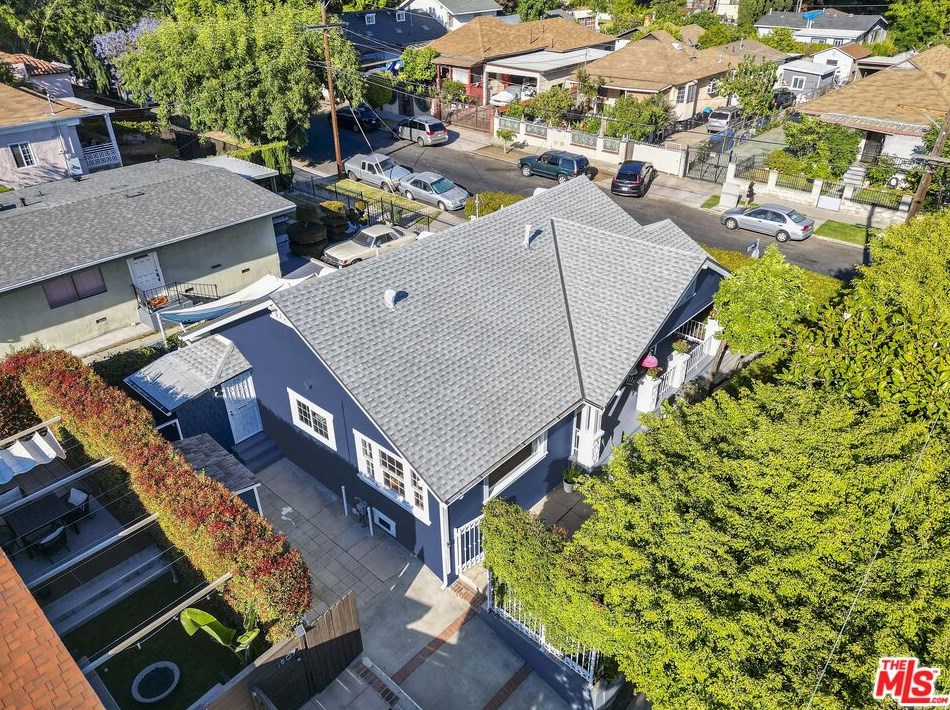 1903 Berkeley Ave, Los Angeles CA  90026-2567 exterior