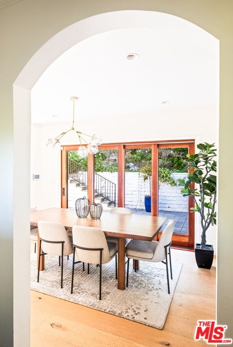 4217 Noble Ave, Van Nuys CA  91403-4012 exterior