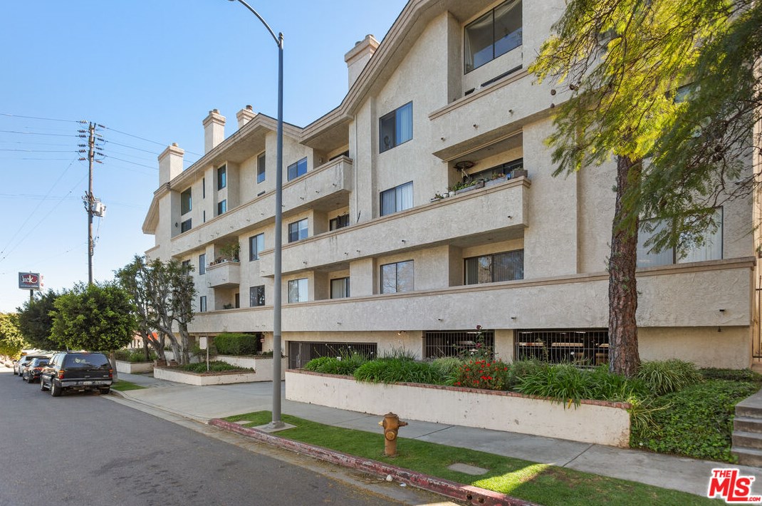 1663 Veteran Ave, Los Angeles CA  90024-5540 exterior