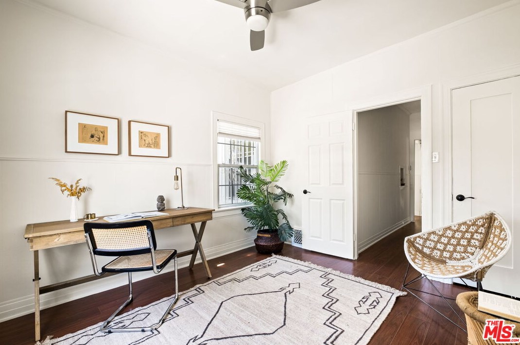 1106 Highland Ave, Los Angeles CA  90019-1750 exterior