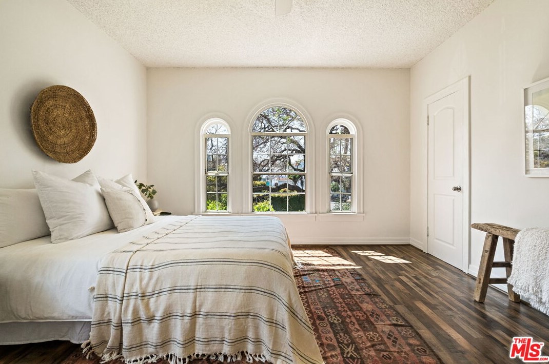 1106 Highland Ave, Los Angeles CA  90019-1750 exterior