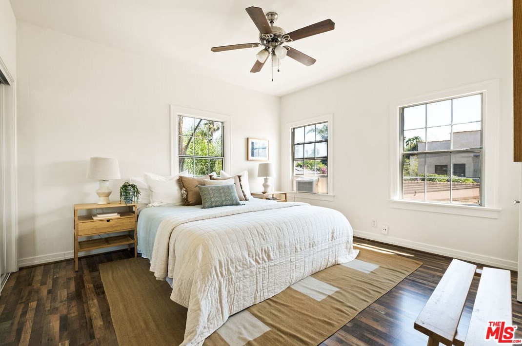 1106 Highland Ave, Los Angeles CA  90019-1750 exterior