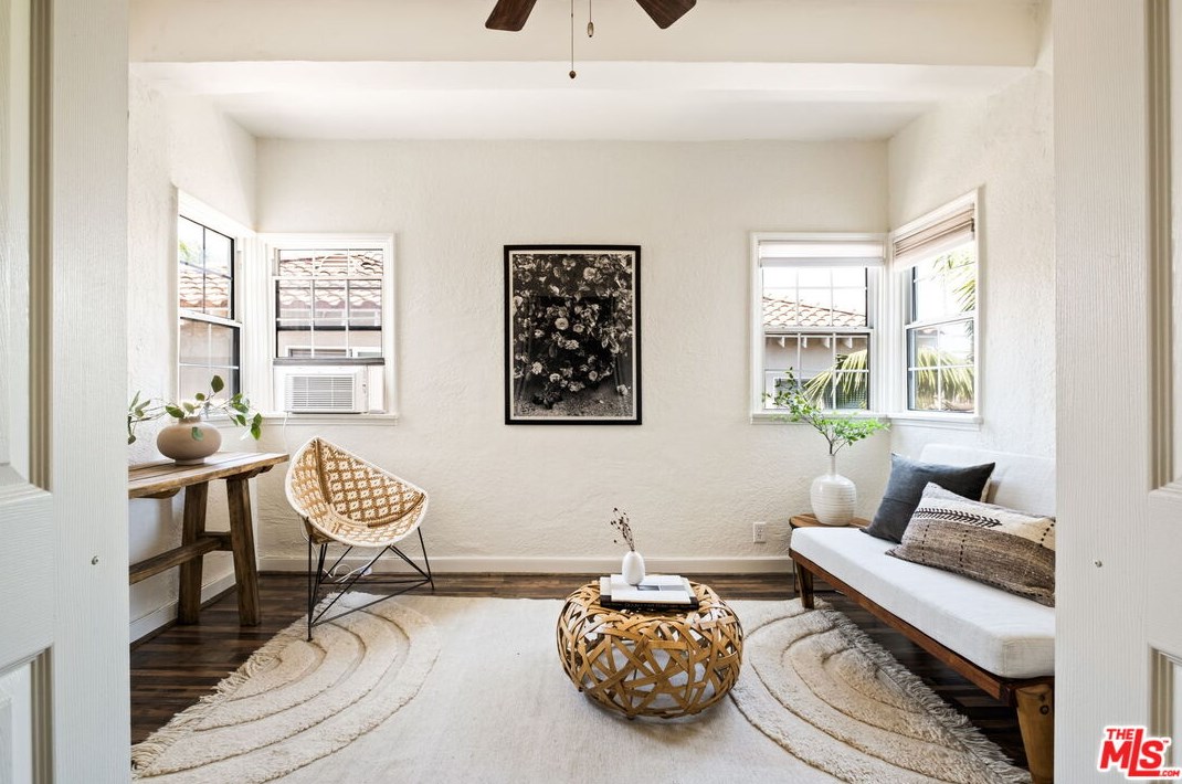 1106 Highland Ave, Los Angeles CA  90019-1750 exterior