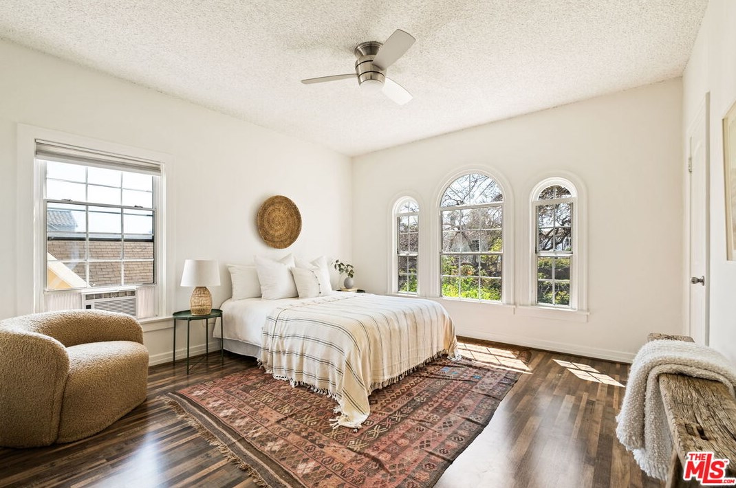 1106 Highland Ave, Los Angeles CA  90019-1750 exterior