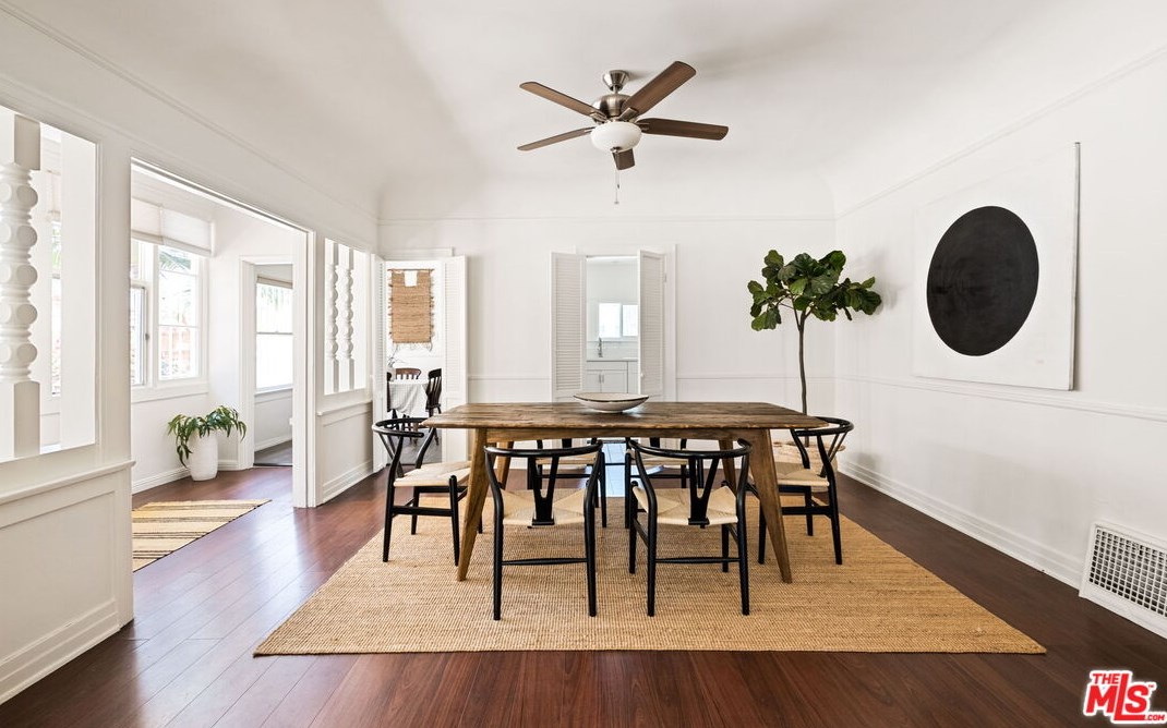 1106 Highland Ave, Los Angeles CA  90019-1750 exterior