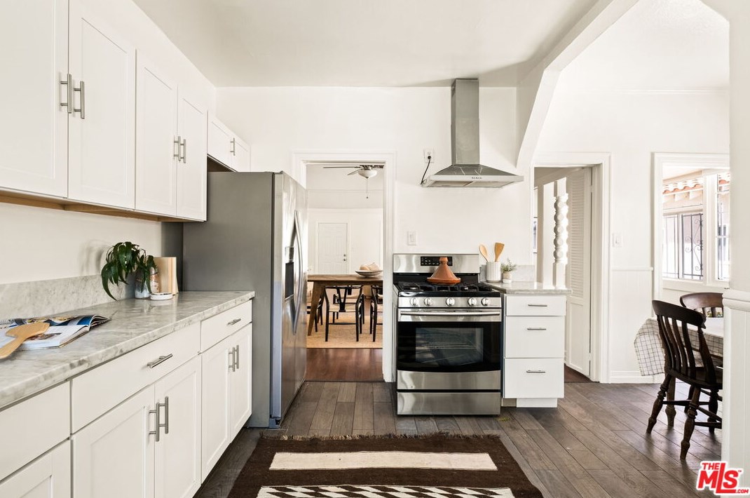 1106 Highland Ave, Los Angeles CA  90019-1750 exterior