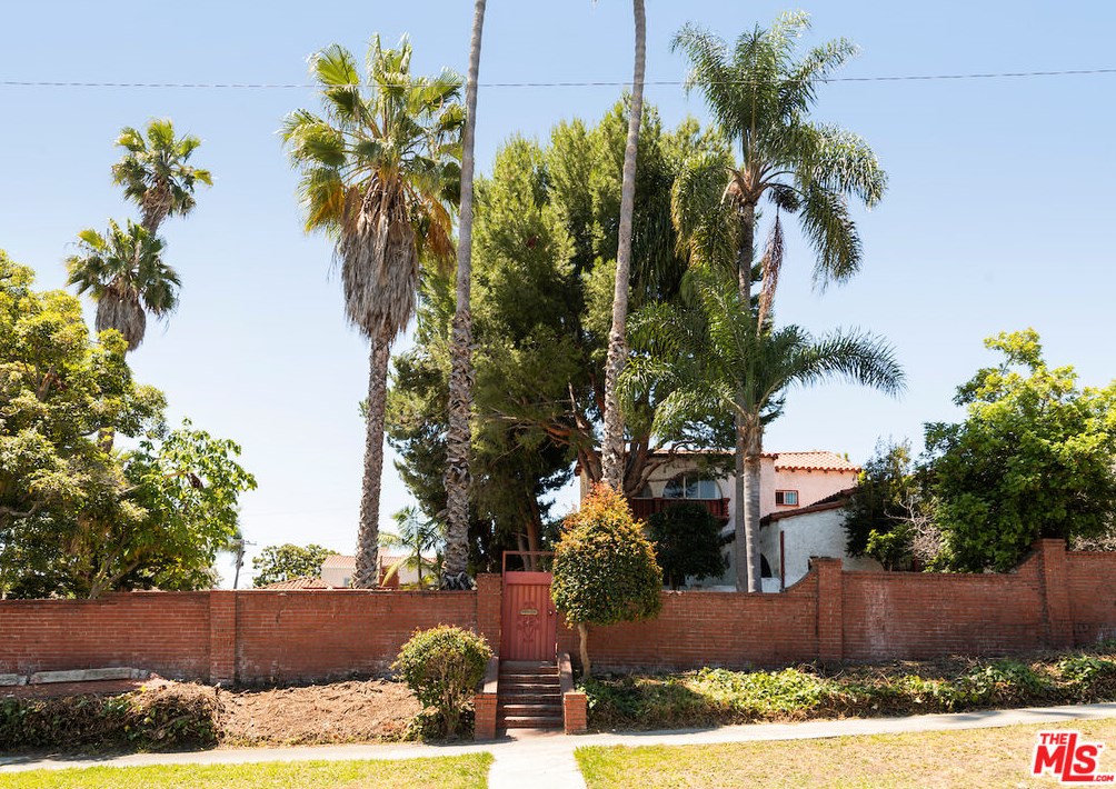3454 48th St, Los Angeles CA  90043-1203 exterior