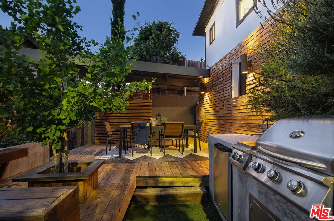 5031 Irvington Pl, Los Angeles CA  90042-3107 exterior