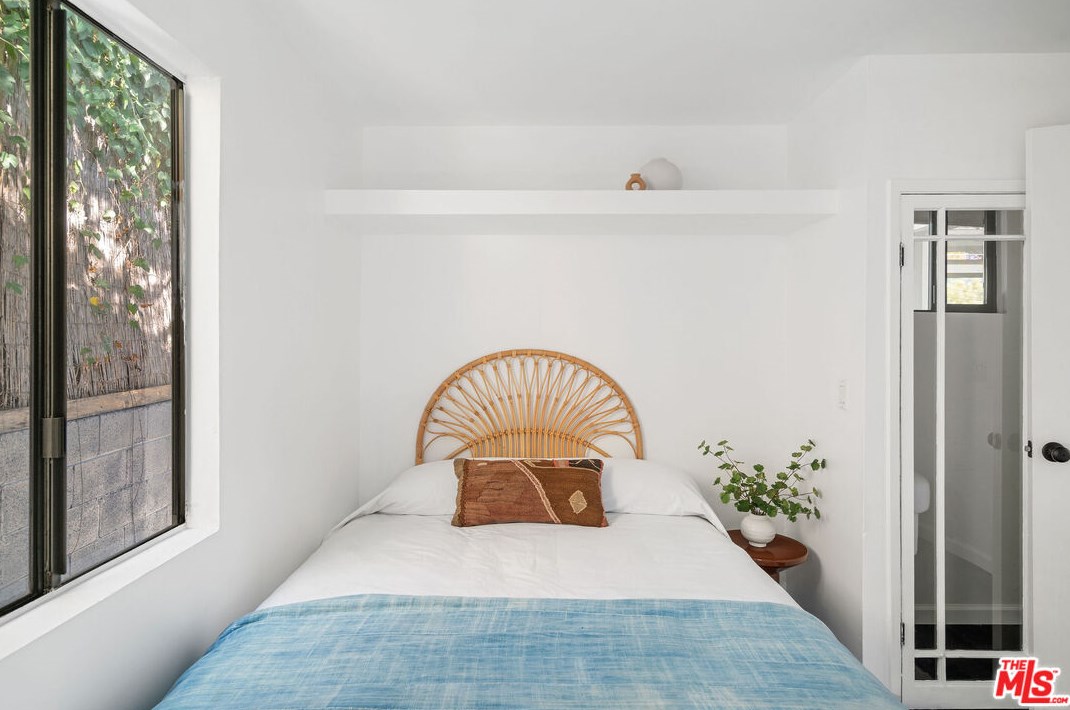 5031 Irvington Pl, Los Angeles CA  90042-3107 exterior