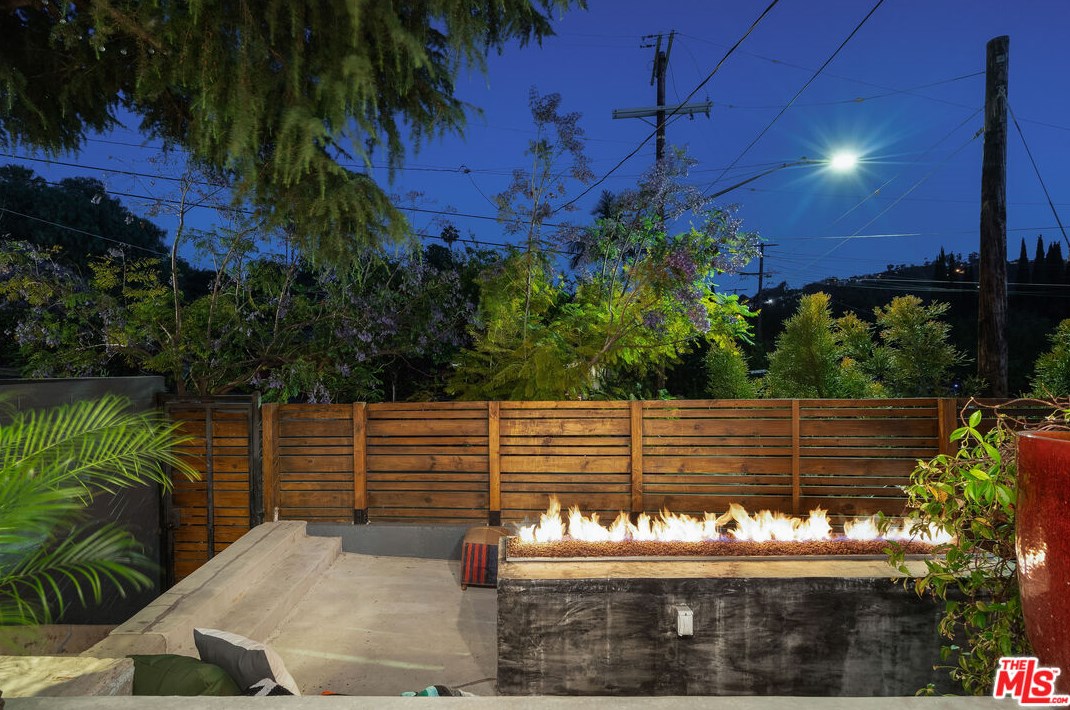 5031 Irvington Pl, Los Angeles CA  90042-3107 exterior