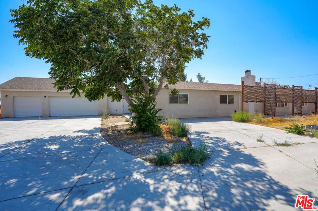 8849 Maple Ave, Hesperia CA  92345-3739 exterior