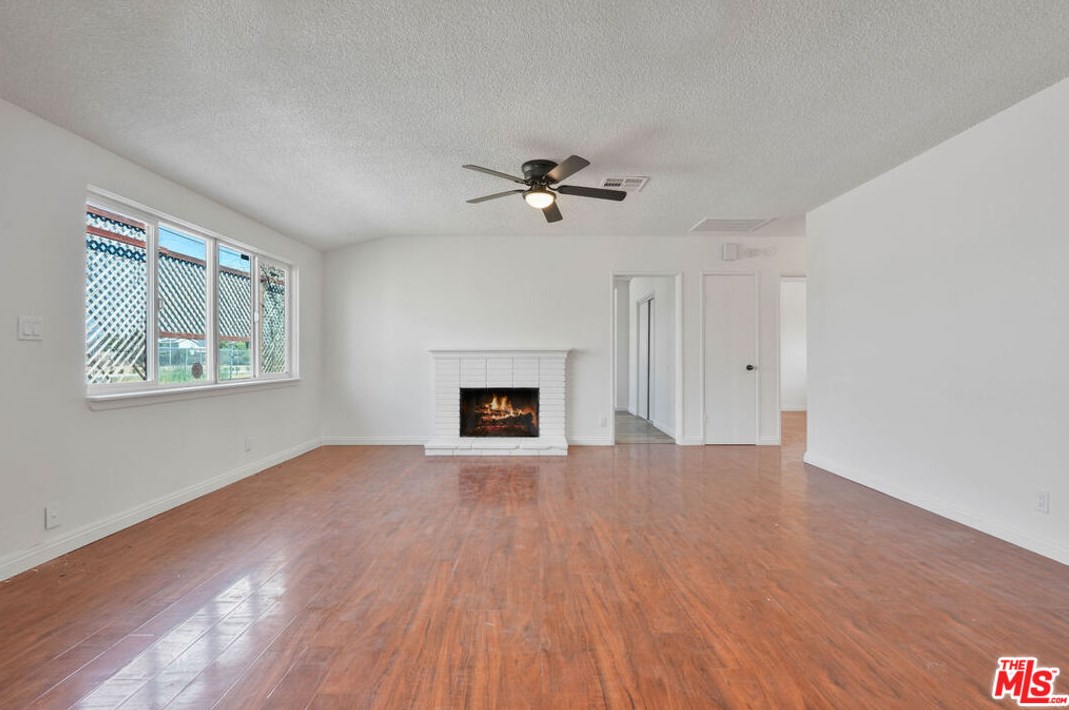 8849 Maple Ave, Hesperia CA  92345-3739 exterior