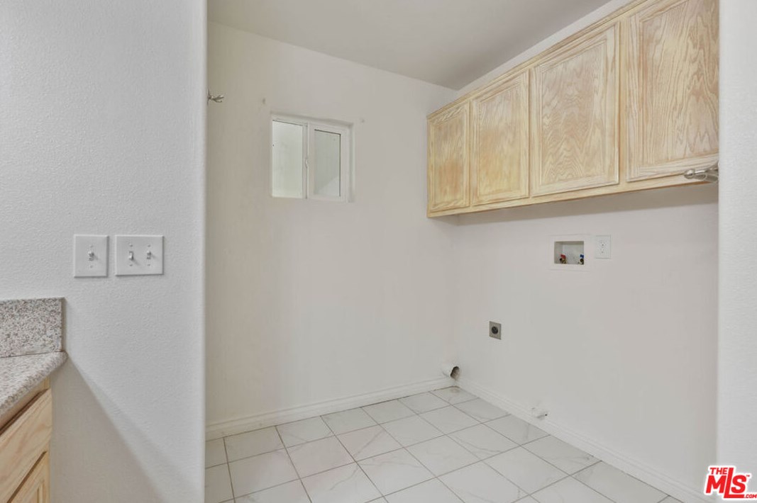 8849 Maple Ave, Hesperia CA  92345-3739 exterior