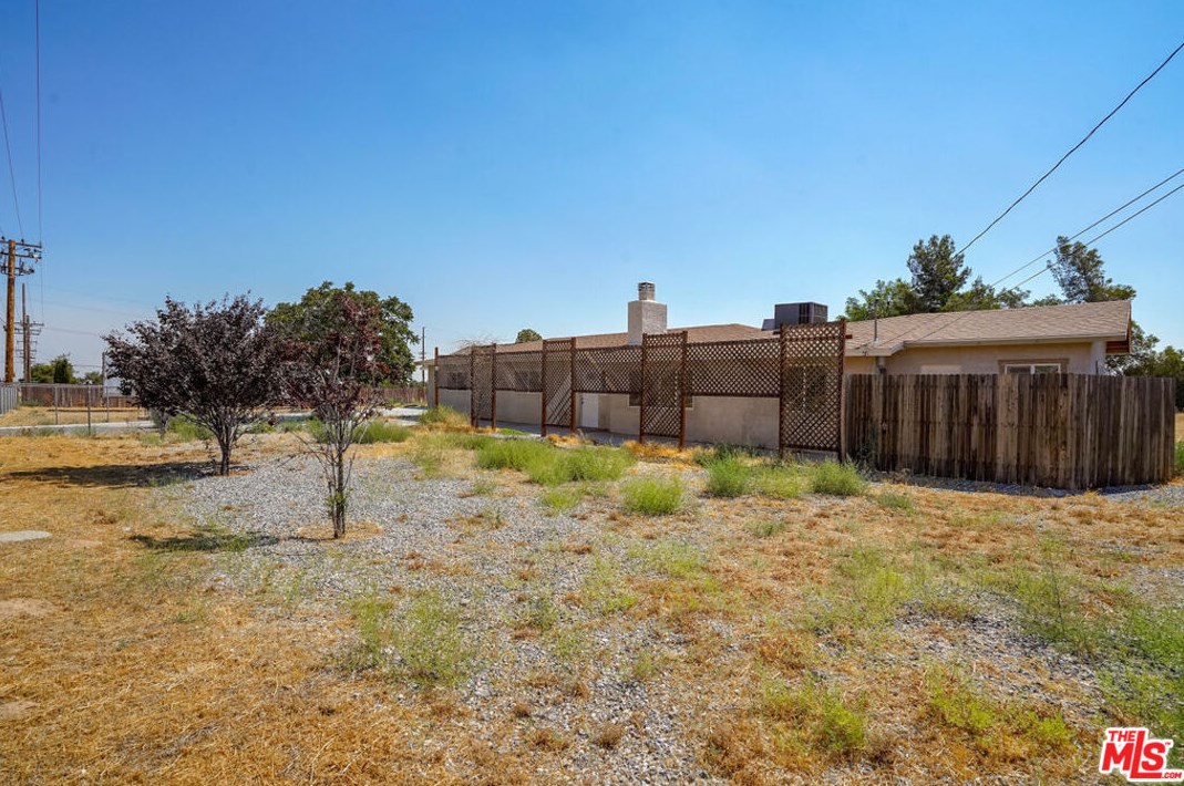 8849 Maple Ave, Hesperia CA  92345-3739 exterior