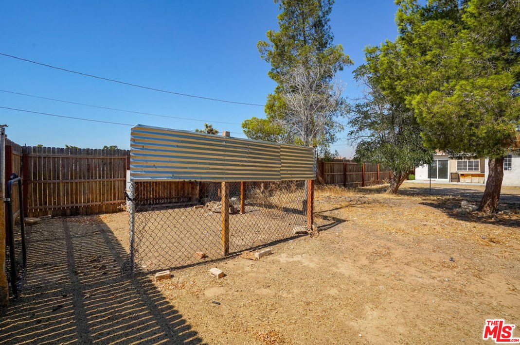 8849 Maple Ave, Hesperia CA  92345-3739 exterior