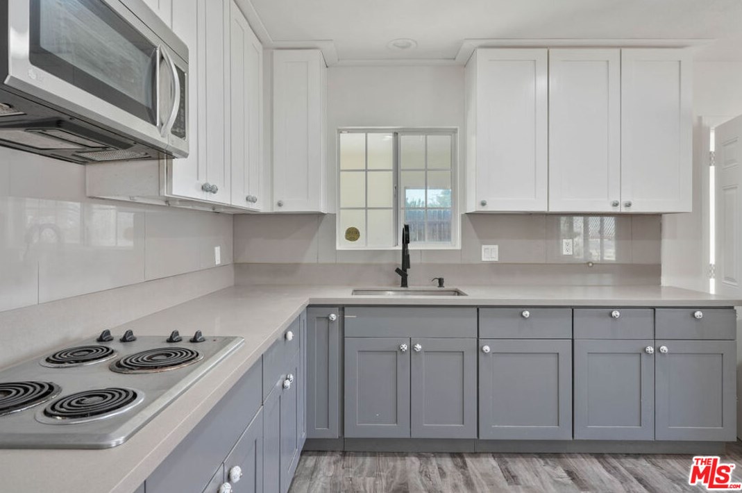 8849 Maple Ave, Hesperia CA  92345-3739 exterior