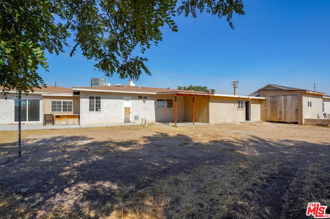 8849 Maple Ave, Hesperia CA  92345-3739 exterior