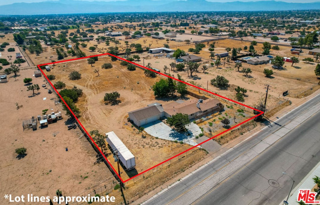8849 Maple Ave, Hesperia CA  92345-3739 exterior