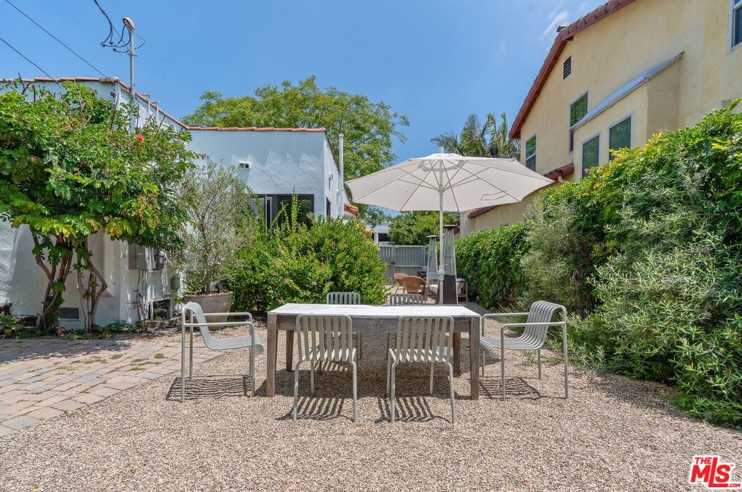 1829 Holt Ave, Los Angeles CA  90035-4307 exterior