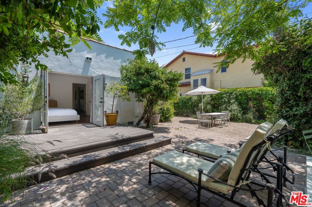 1829 Holt Ave, Los Angeles CA  90035-4307 exterior