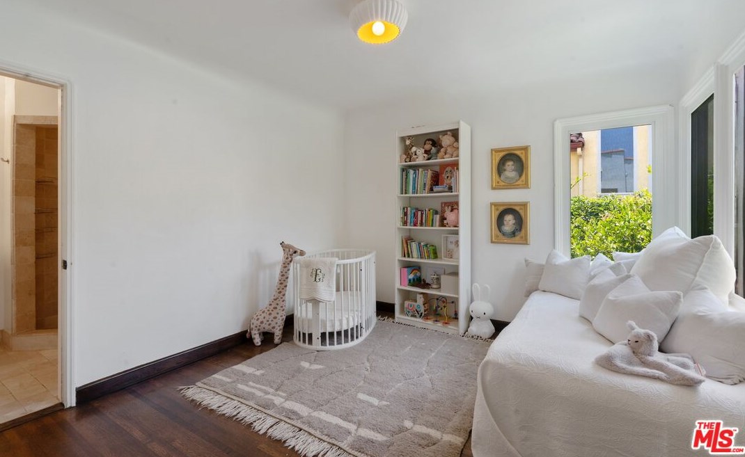 1829 Holt Ave, Los Angeles CA  90035-4307 exterior