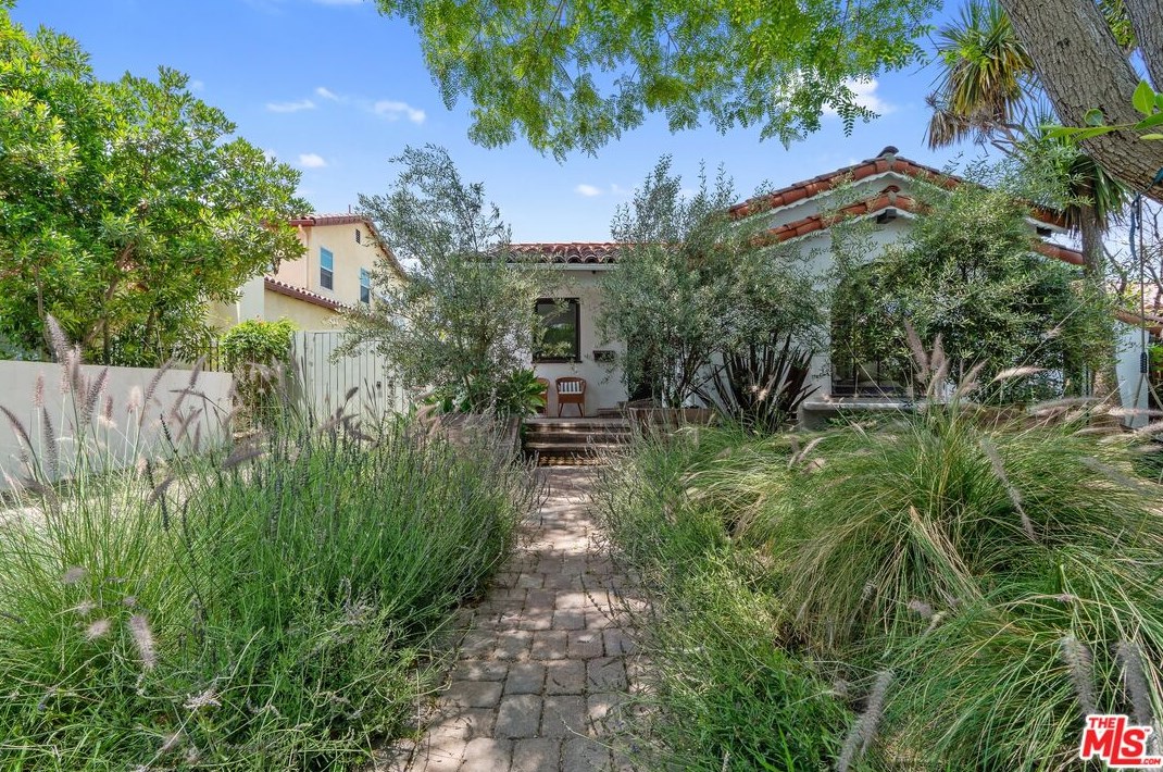 1829 Holt Ave, Los Angeles CA  90035-4307 exterior