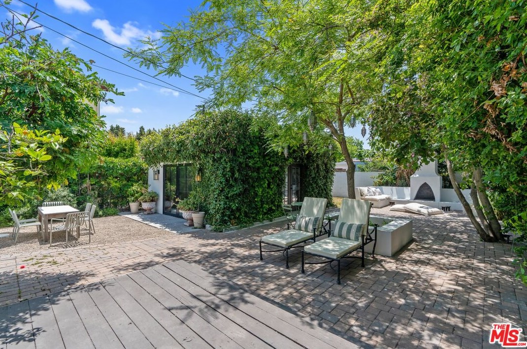 1829 Holt Ave, Los Angeles CA  90035-4307 exterior