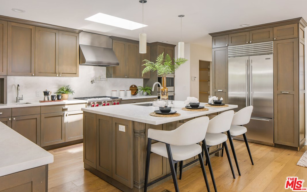 15418 Hamner Dr, Los Angeles CA  90077-1803 exterior