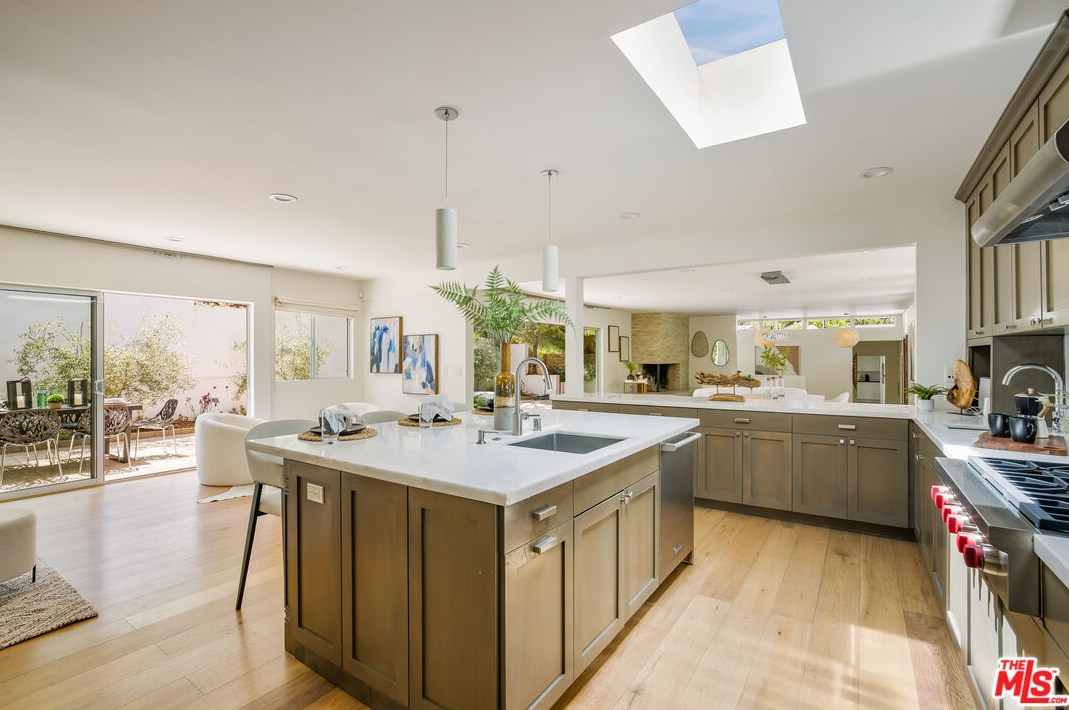 15418 Hamner Dr, Los Angeles CA  90077-1803 exterior