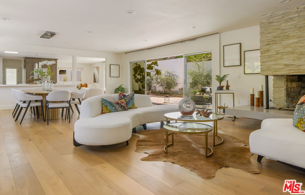 15418 Hamner Dr, Los Angeles CA  90077-1803 exterior