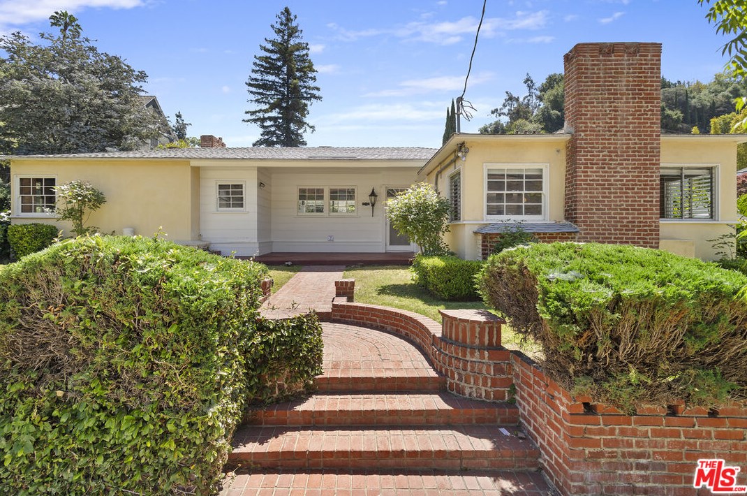 2550 Canyon Dr, Los Angeles CA  90068-2416 exterior