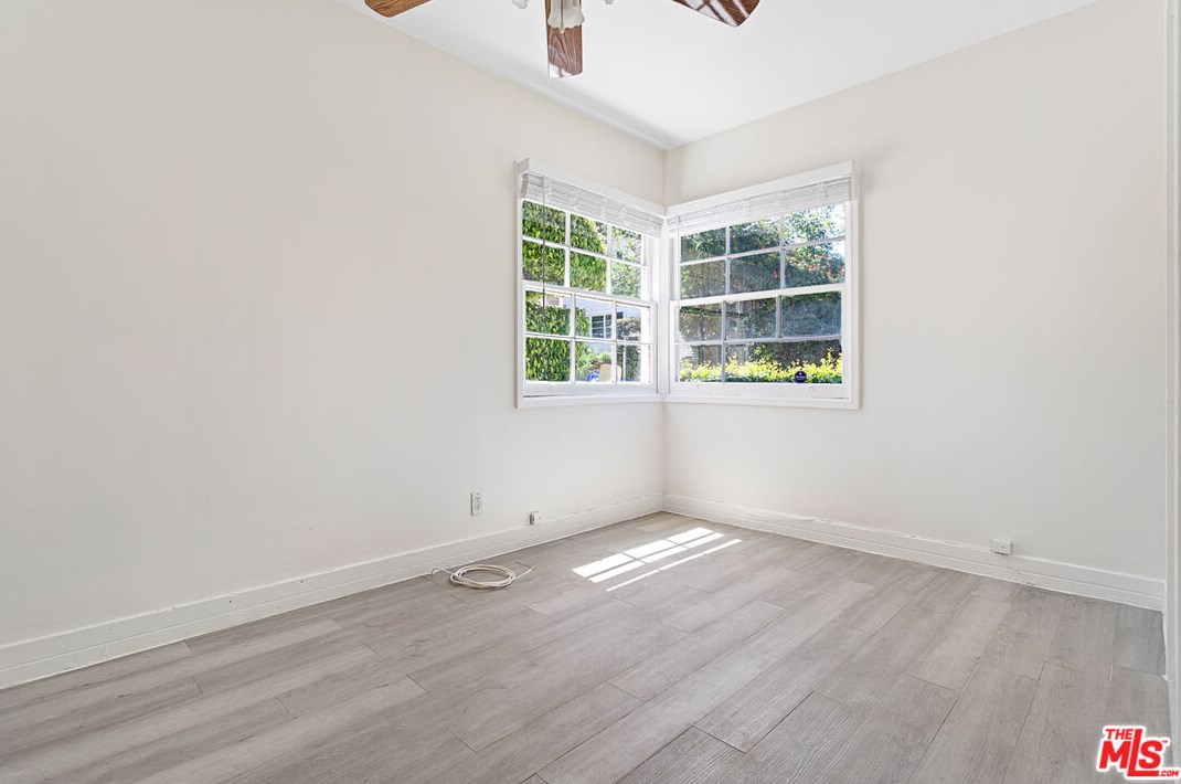 2550 Canyon Dr, Los Angeles CA  90068-2416 exterior