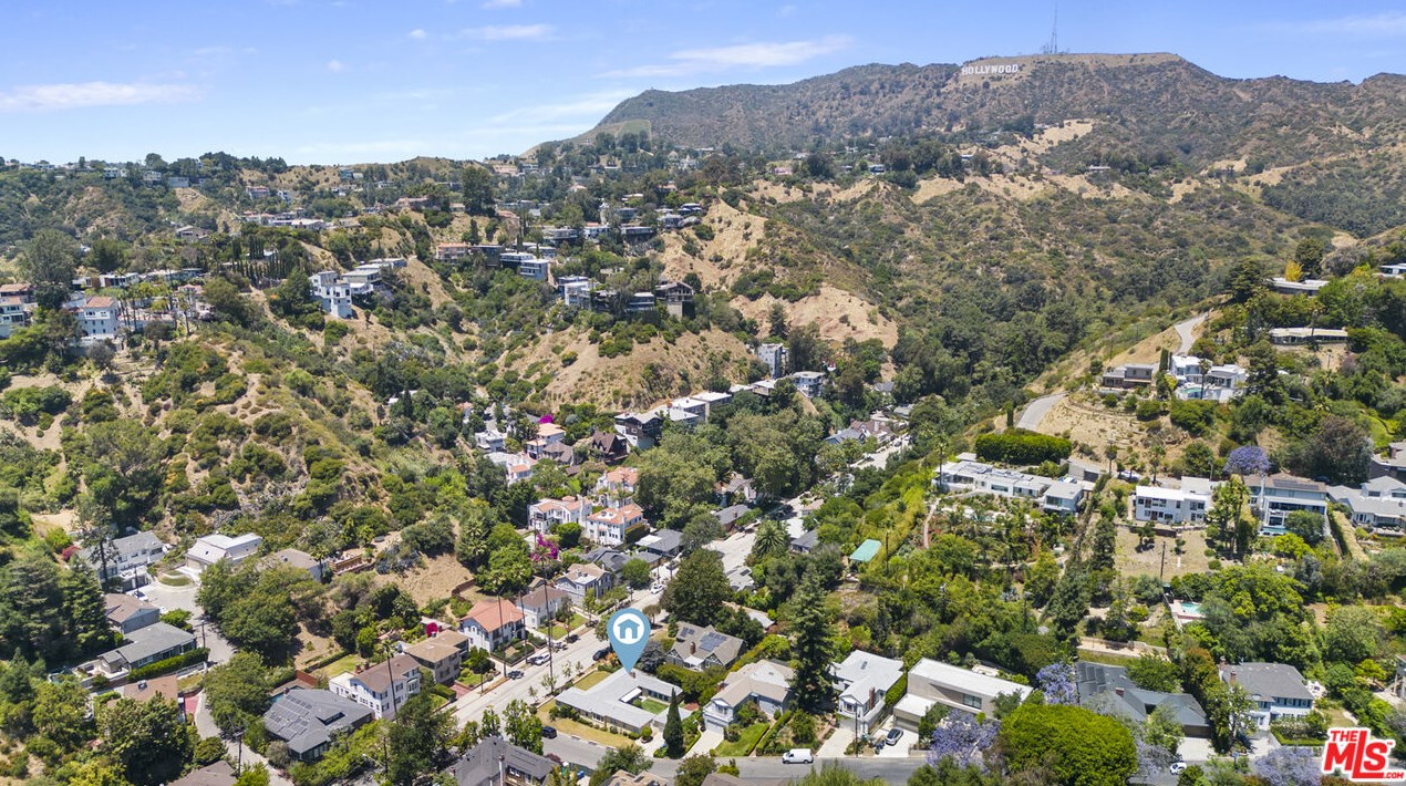 2550 Canyon Dr, Los Angeles CA  90068-2416 exterior