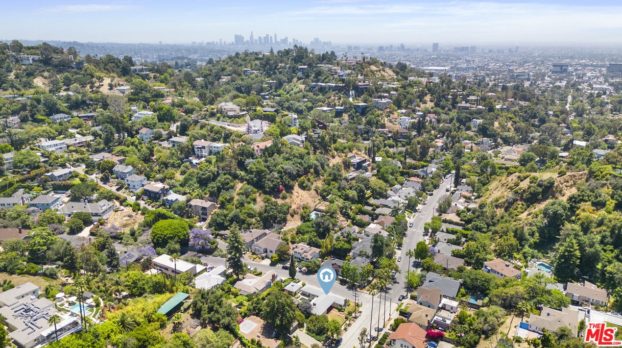 2550 Canyon Dr, Los Angeles CA  90068-2416 exterior