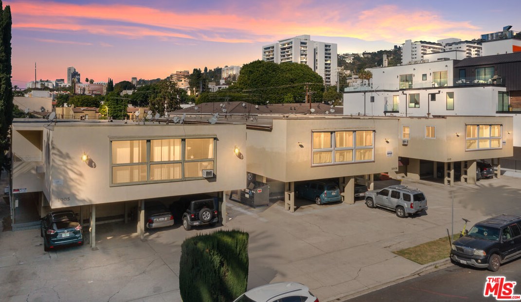 1009 Croft Ave, Los Angeles CA  90048-2506 exterior