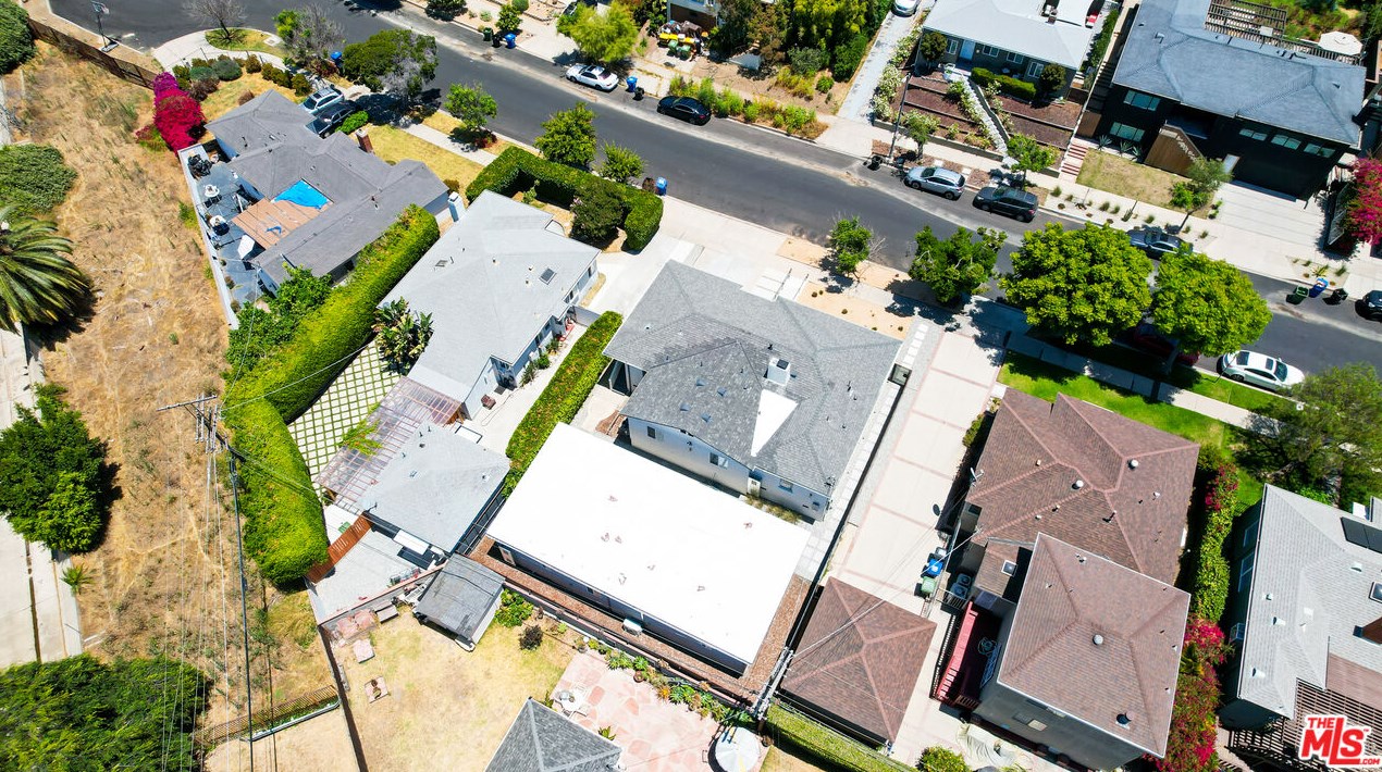 1821 Dunsmuir Ave, Los Angeles CA  90019-5228 exterior