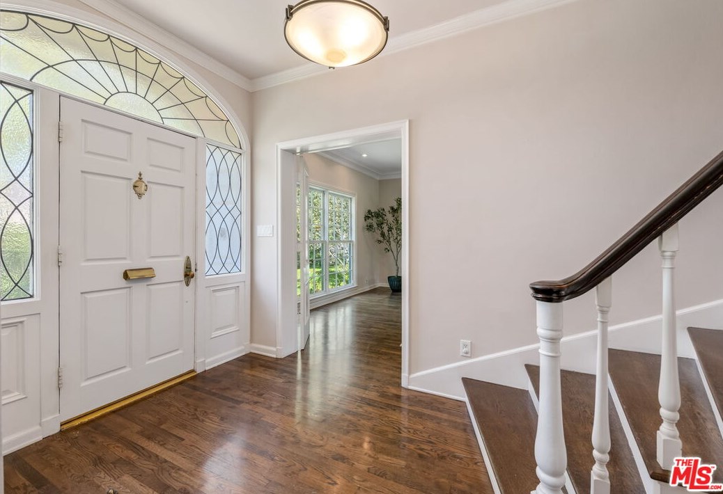 740 Thayer Ave, Los Angeles CA  90024-3332 exterior