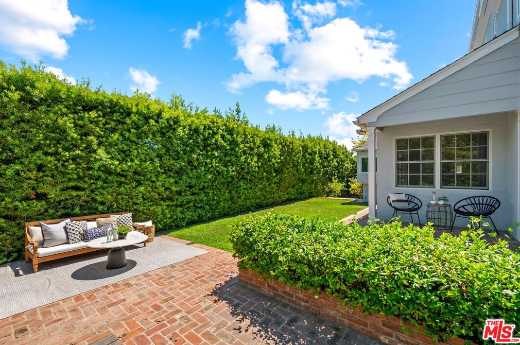 740 Thayer Ave, Los Angeles CA  90024-3332 exterior