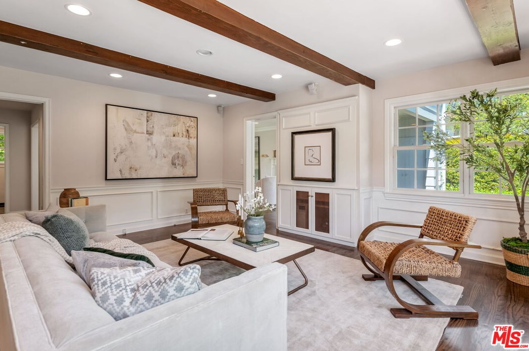 740 Thayer Ave, Los Angeles CA  90024-3332 exterior