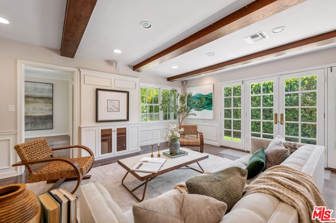 740 Thayer Ave, Los Angeles CA  90024-3332 exterior