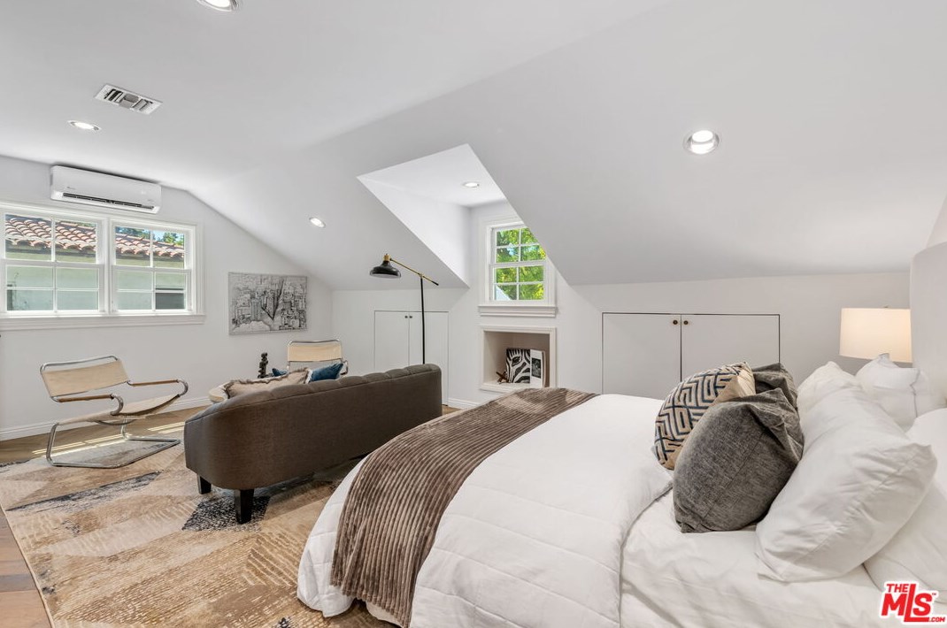 740 Thayer Ave, Los Angeles CA  90024-3332 exterior