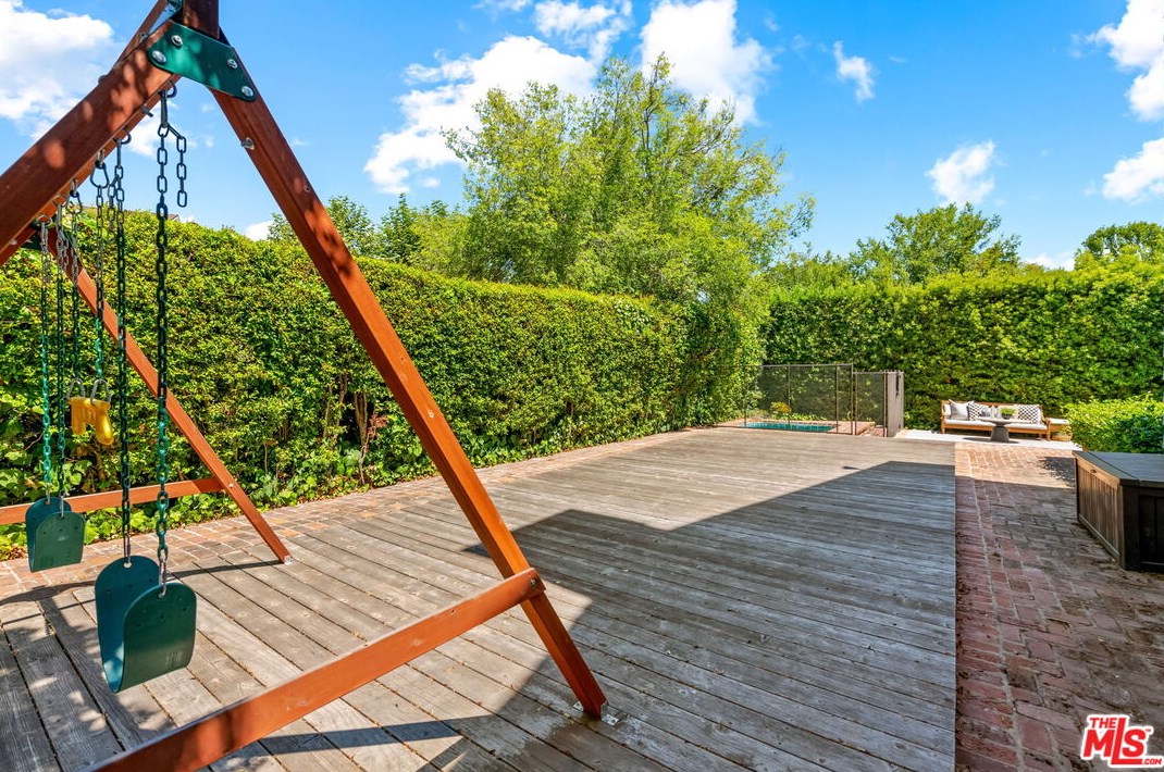 740 Thayer Ave, Los Angeles CA  90024-3332 exterior