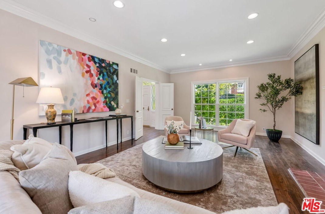 740 Thayer Ave, Los Angeles CA  90024-3332 exterior