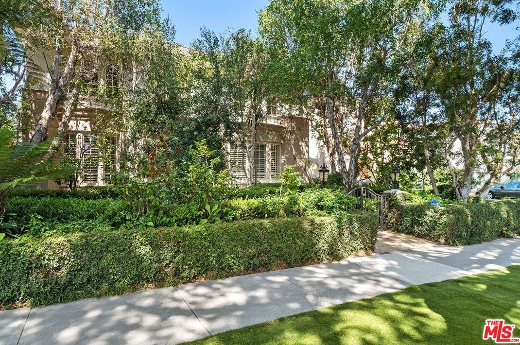 437 15th St, Santa Monica CA  90402-2231 exterior