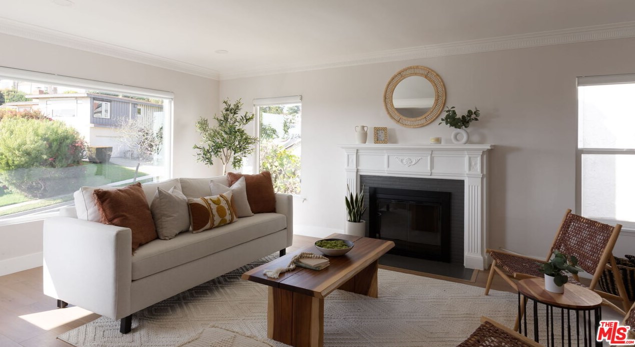4678 Mioland Dr, Los Angeles CA  90043-2011 exterior