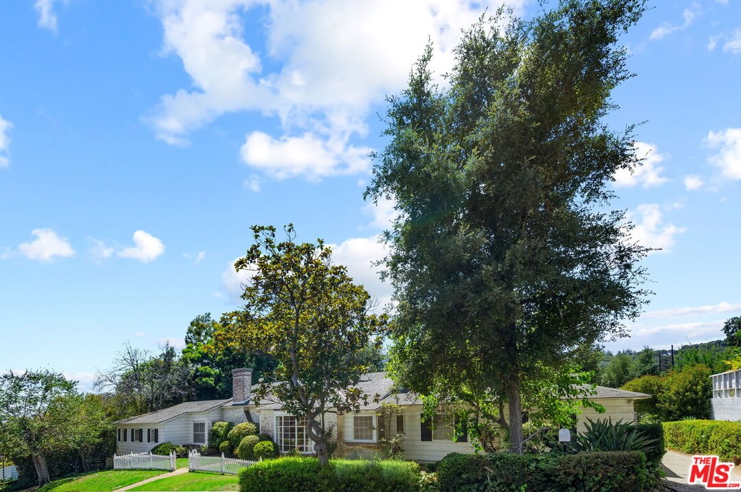 1101 Casiano Rd, Los Angeles CA  90077-1522 exterior