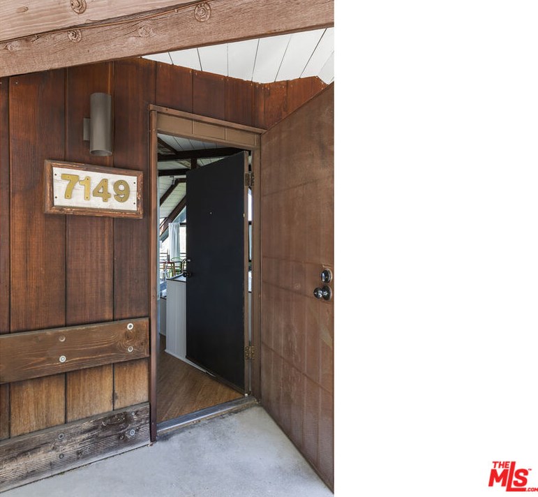 7149 Woodrow Wilson Dr, Los Angeles CA  90068-1726 exterior