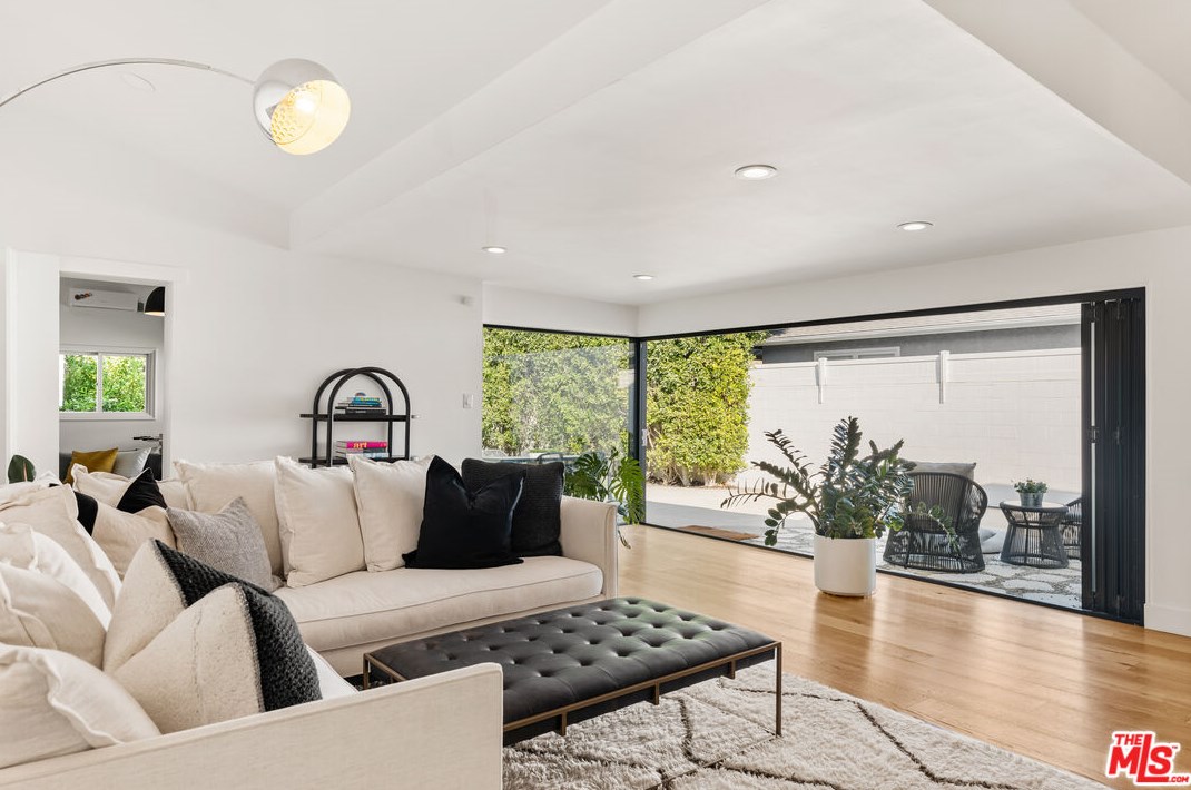 6355 80th St, Los Angeles CA  90045-1444 exterior