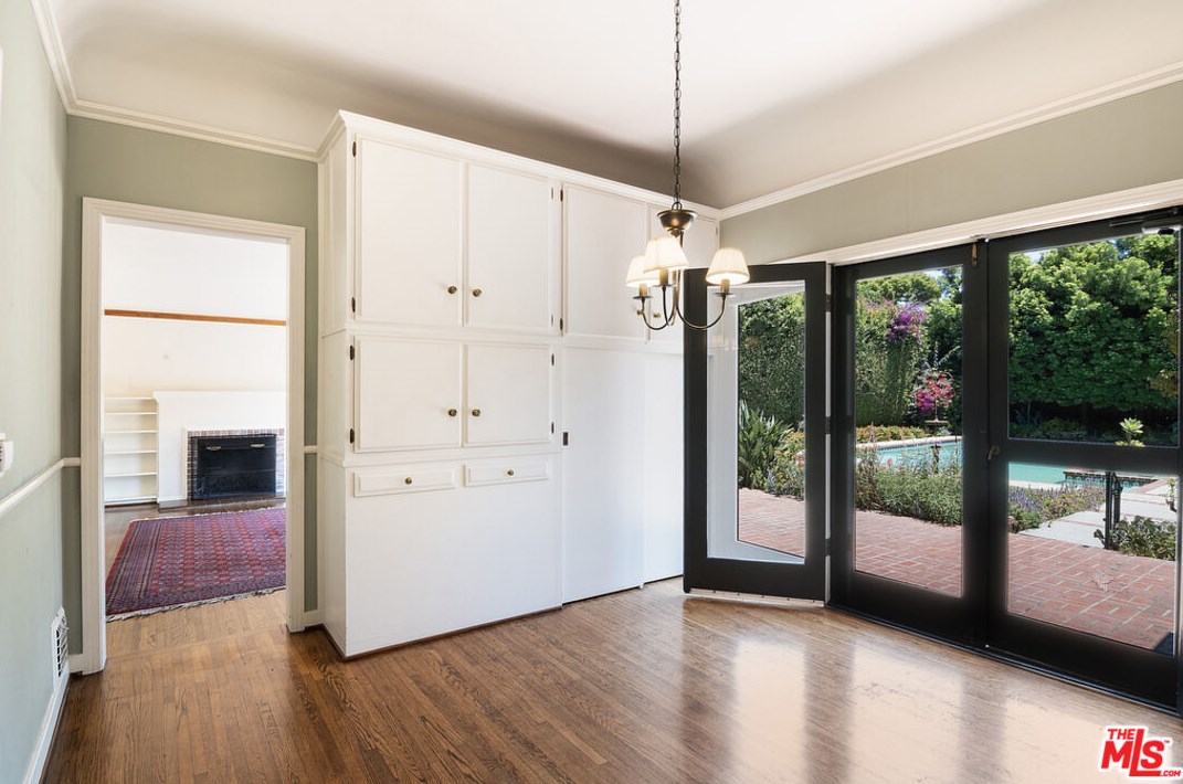 426 Highland Ave, Los Angeles CA  90036-3531 exterior