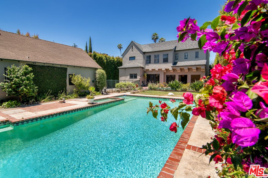 426 Highland Ave, Los Angeles CA  90036-3531 exterior